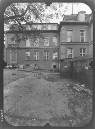Gotha, Friedrichstraße 5/7. Schloss Friedrichsthal (1707/1708-1711; W. C. Zorn von Plobsheim). Linker Seitenflügel von Nordwesten