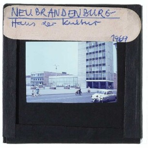 Neubrandenburg, Haus der Kultur und Bildung