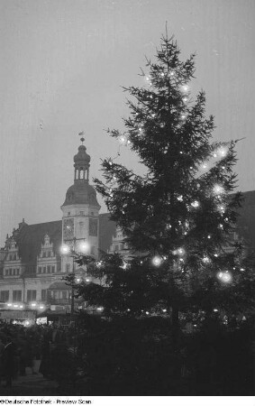 Leipziger Weihnachtsmarkt bei Dunkelheit