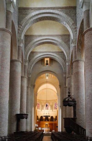 Frankreich. Bourgogne. Saone et Loire. Tournus. Kirche Saint Philibert. Romanische Abteikirche. Innen