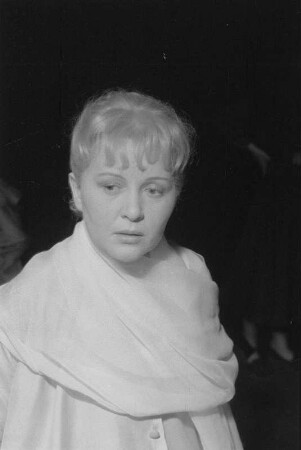 Szenenbilder aus "Um Lucretia" von J. Giraudoux. it K. Braun u. a. Schloßpark-Theater Berlin, Erstaufführung 21.04.1955