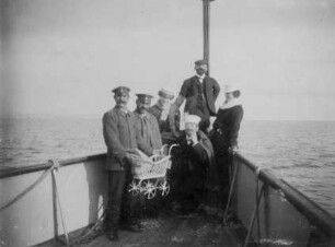 Gruppenbild an Deck des Bodensee-Dampfers