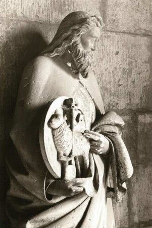 Standbild Johannes des Täufers : Standbild Johannes des Täufers. Sandstein; Höhe ca. 2,10 m (um 1250). Hüftstück. Meißen, Dom St. Johannis und St. Donatus, Achteckbau