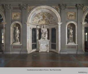 Skulpturen der Tribuna dell'Udienza