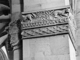 Kapitell mit Löwenpaar : Kapitell mit Löwenpaar (1102/1200?). Lorch Ostalbkreis. Ehemaliges Benediktinerkloster Sankt Petrus und Paulus, Klosterkirche, Vierungspfeiler