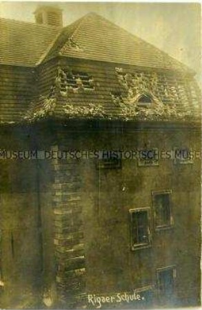 Während der Märzkämpfe 1919 in Berlin beschädigte Schule