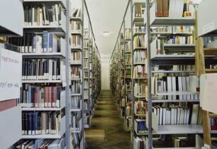Sächsische Landesbibliothek - Staats- und Universitätsbibliothek Dresden. Zentralbibliothek (ehem. Landesbibliothek). 2. Obergeschoss. Musikabteilung, Magazin Druckschriften : Dresden-Neustadt, Marienallee 12. Sächsische Landesbibliothek - Staats- und Universitätsbibliothek Dresden. Zentralbibliothek (ehem. Landesbibliothek). 2. Obergeschoss. Musikabteilung, Magazin Druckschriften