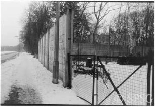 Grenzanlage am Bahngleis Drewitz