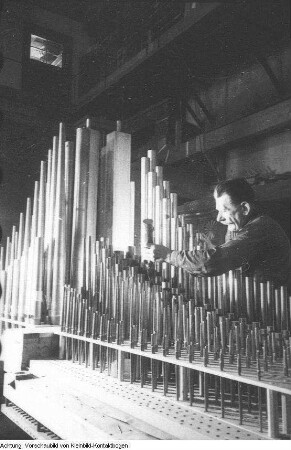 Dresden, Jehmlich Orgelbau, Montagesaal, um 1948
