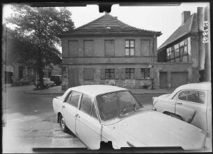 Potsdam, Gutenbergstraße. Wohnhaus. Straßenfront