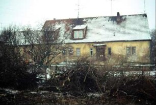 ehemaliges Pfarrhaus, sanierungsbedürftig