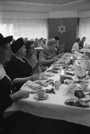 Adventsfeier des DRK-Altenklubs im Jüdischen Gemeindezentrum an der Knielinger Allee