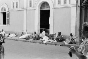 Reisefotos Senegal. Straßenbild mit Bettlern?