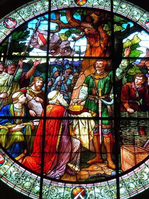 Quedlinburg - Glasbild im Rathaussaal : Ein farbiges Glasbild im Rathaussitzungsaal stellt Szenen aus der Stadtgeschichte dar. Aufgenommen in Quedlinburg am 9. September 2012