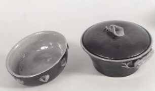 Deckelgefäß : Schale und Deckelgefäß
