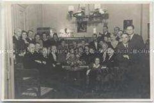 Gruppenbild bei einer Familienfeier