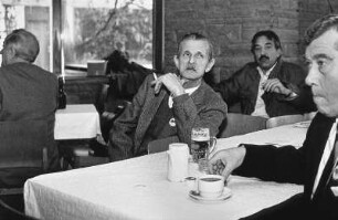 11.02.1989, Bundesparteitag der NPD in Rahden, b. Minden. Hier: teilnehme, bzw Delegierte