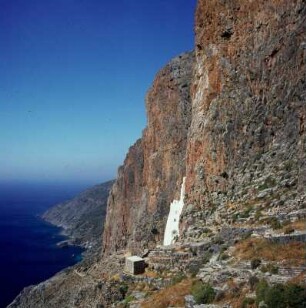 Amorgos. Moní Chozoviótissa. In der Südost-Steilküste