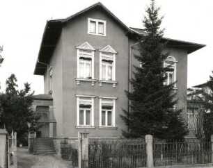 Radebeul, Goethestraße 10. Wohnhaus (um 1900)