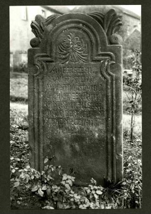 alter Friedhof. Grabstein