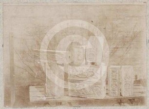 Spolien von Pilastern und Friesen am Schloss Brieg