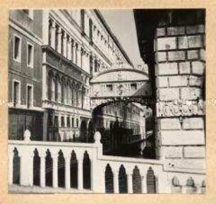 Venedig, Die Seufzerbrücke, den Dogenpalast mit dem alten Gefängnis verbindend