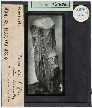 Korinth: Torso des 5. Jhs. aus Korinth