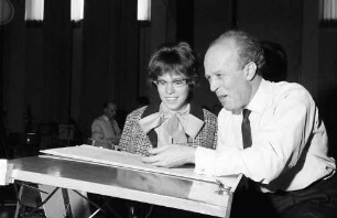 Donaueschingen: Donaueschinger Musiktage; Ernest Bour am Pult mit Renate Fischer