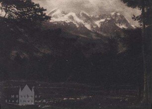 Partenkirchen mit Alpen im Hintergrund