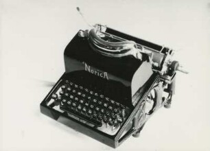 Schreibmaschine "Norica" der Deutsche Triumph-Fahrradwerke Aktiengesellschaft