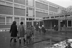 Anmeldung der Erstklässler in den Karlsruher Volksschulen.