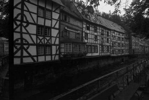 Monschau: 600 Jahre Monschau; Fachwerkhäuser an der Rur