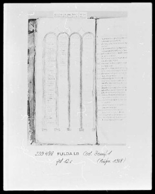 Victor-Codex, Evangelienharmonie nach Tatian; aus dem Besitz des heiligen Bonifatius — ---, Folio 12versoKanontafel
