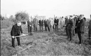 Erster Spatenstich zum Bau des neuen Vinzentiuskrankenhauses Karlsruhe im Beiertheimer Feld.