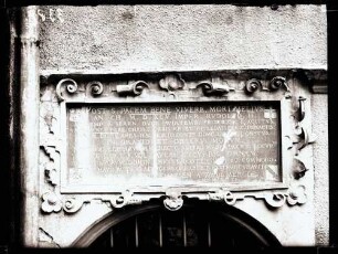 Inschriftstein am Haus Kanzleistraße 24