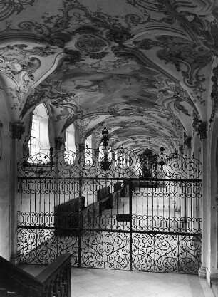 Freising. Sankt Maria und Korbinian. Inneres mit Fürstengang