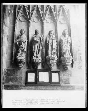 Westportal, Vorhalle, Südwand: vier Apostel