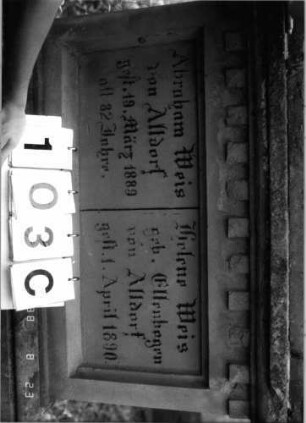 Grabstein 103 (Index: 100096107) Maße HxBxT: 227x78x17 cm Symbolik: Levitenkanne Besonderheit: Doppelgrab für Eheleute: Grabstein 103C