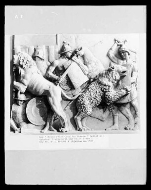 Relief mit Spielen: Gladiatoren und wilde Tiere