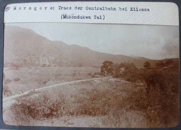 Morogoro: Trace of the Central Railway near Kilossa (Wukondukwa Valley)