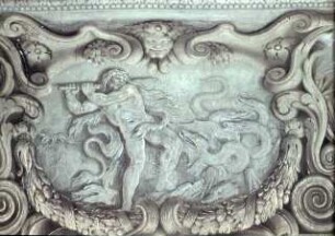Scheinarchitektur, Medaillons mit den Taten des Herkules und vier alleegorische Sitzfiguren