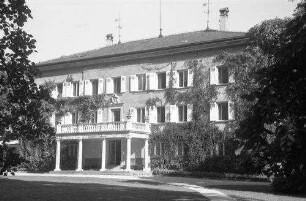 Tutzing: Schloss, näher