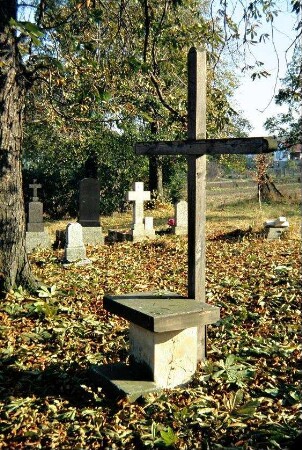 Freiluftaltar auf dem kleinen Dorffriedhof