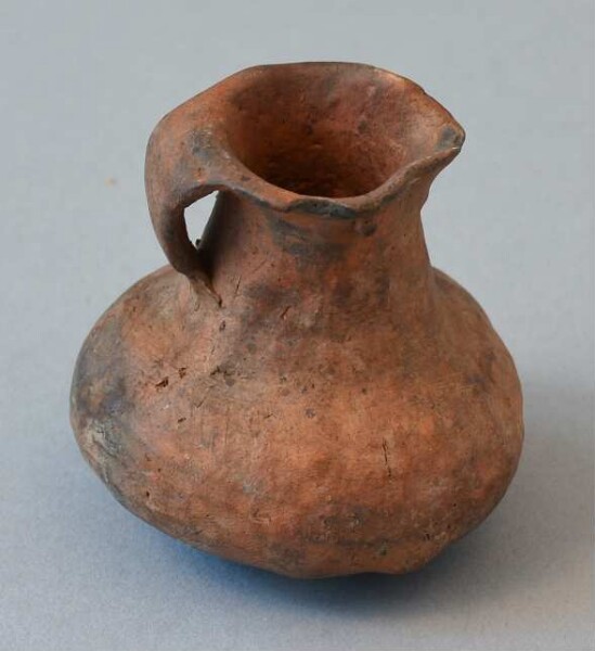 Clay jug (miniature)