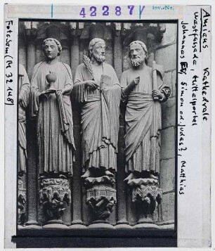 Amiens: Kathedrale, Westfassade, Mittelportal, Apostel