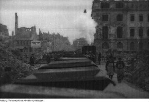 Dresden. Die Trümmerbahn auf Dresdens Straßen, um 1945/1946