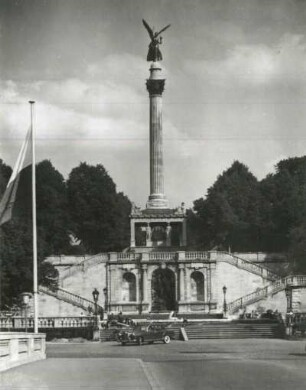 München, Prinzregent-Luitpold-Terrasse, Friedensdenkmal