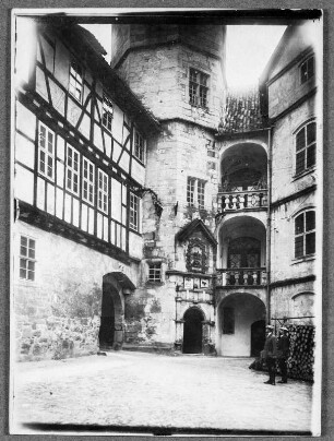 Hof der Bertholdsburg in Schleusingen : Schleusingen. Schloss Bertholdsburg. Teilansicht des Innenhofes