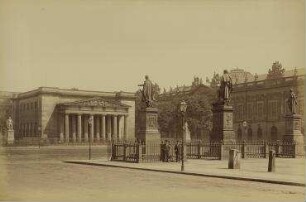 Blick vom Opernhaus nach der Neuen Wache und dem Zeughaus
