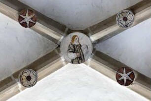 Schlussteine im Chor — Heiliger